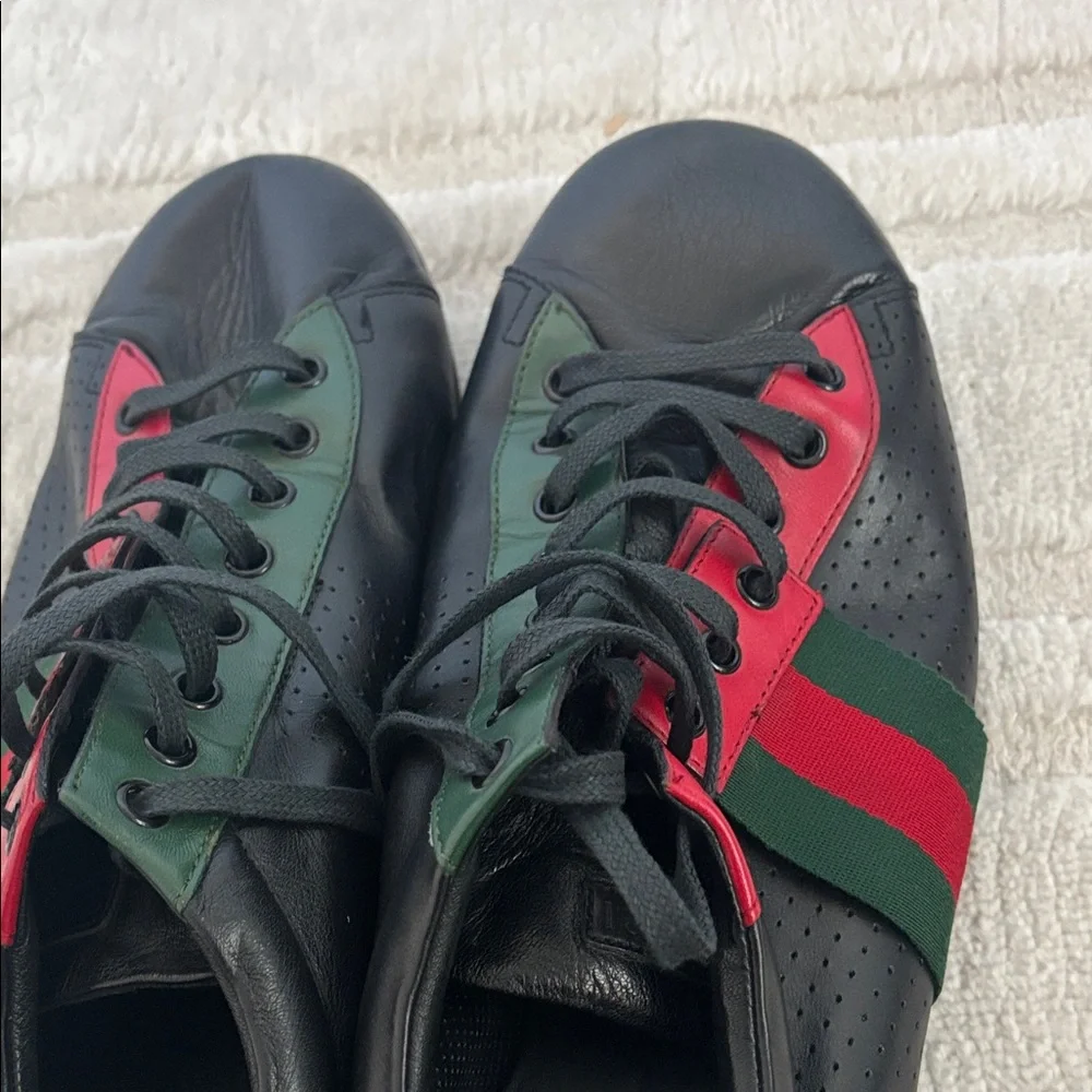 Gucci Men's Black and Green Leather Sneakers - Picture 2 of 6
